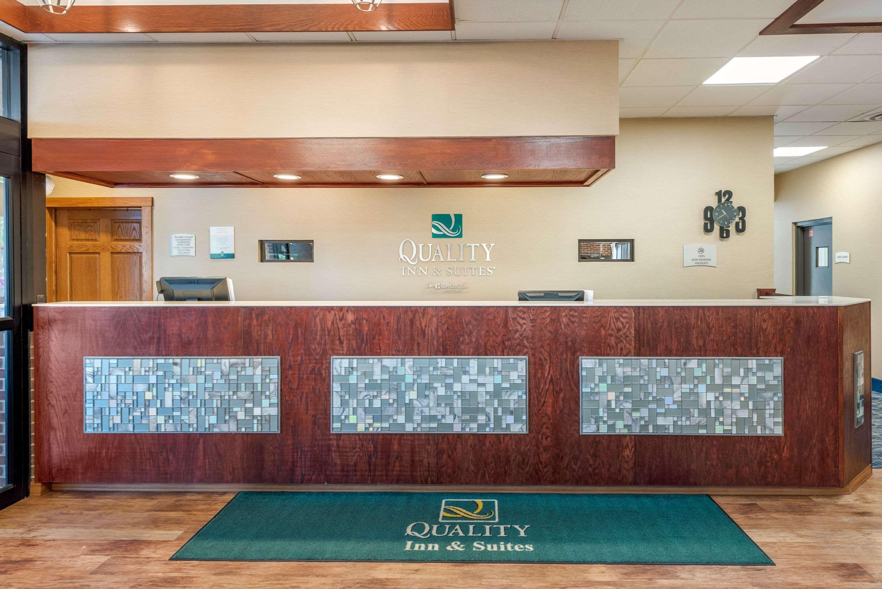 Quality Inn & Suites Zanesville Esterno foto