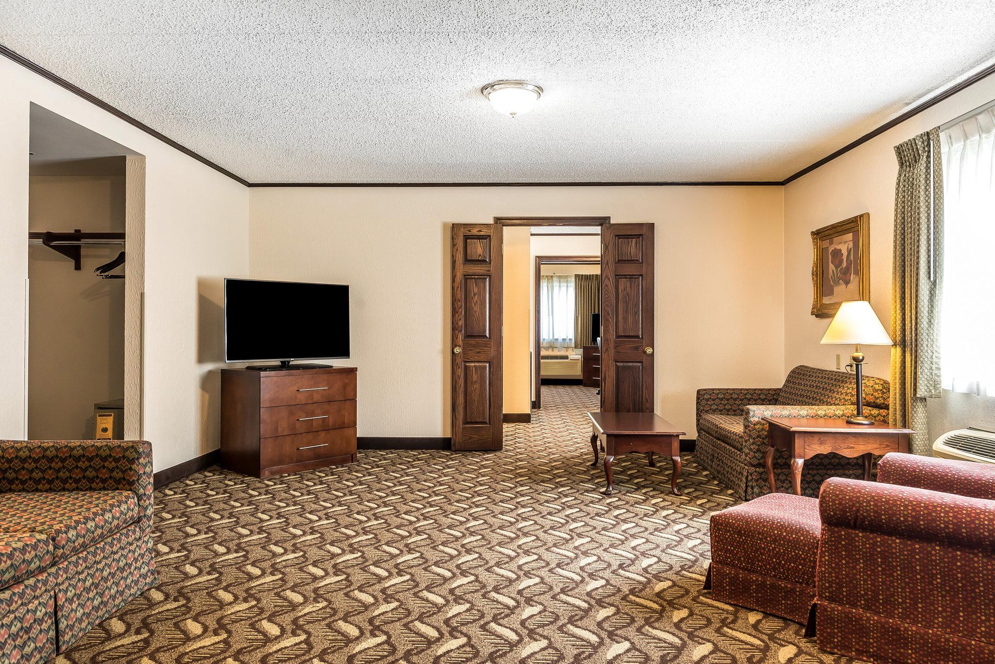 Quality Inn & Suites Zanesville Esterno foto