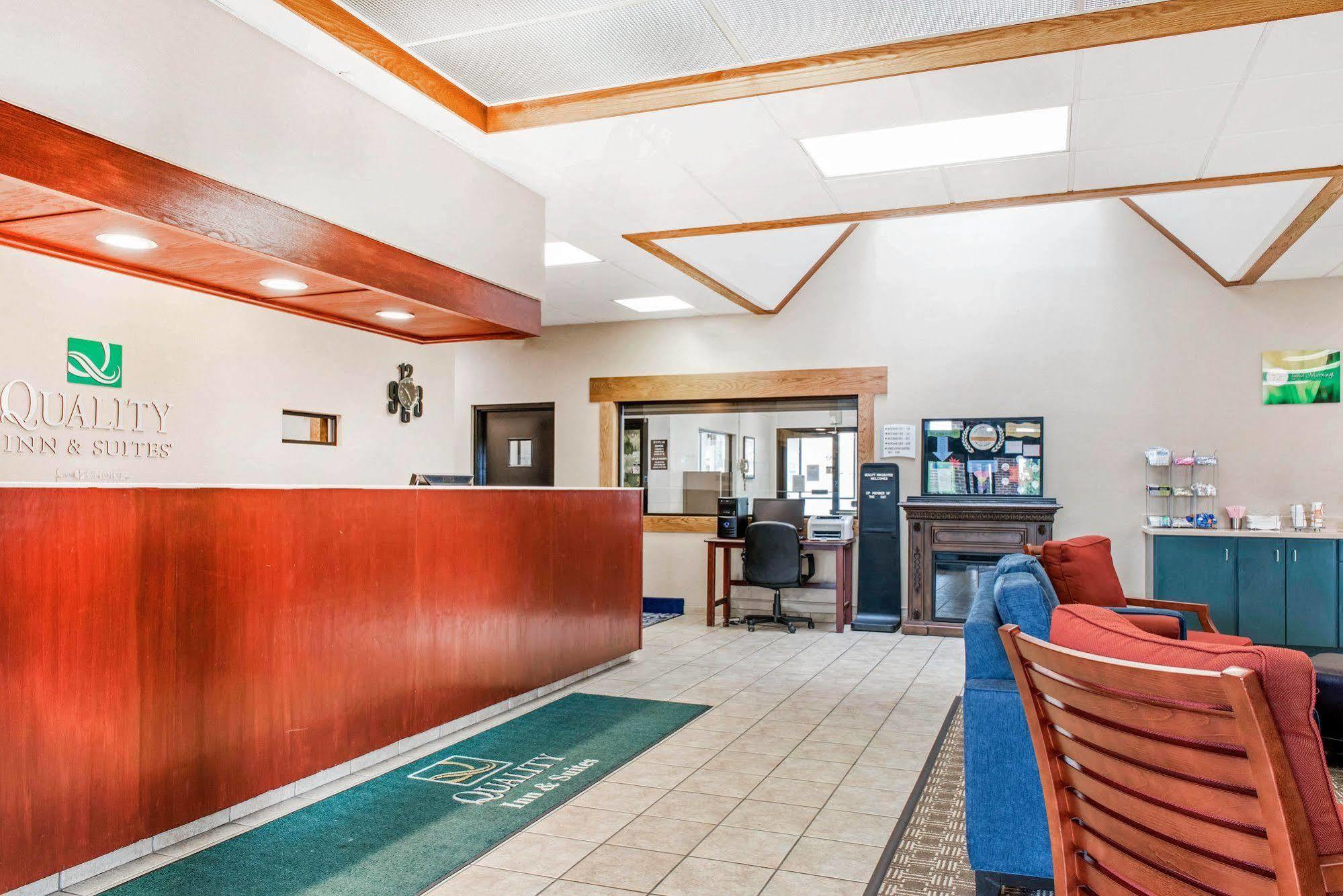 Quality Inn & Suites Zanesville Esterno foto