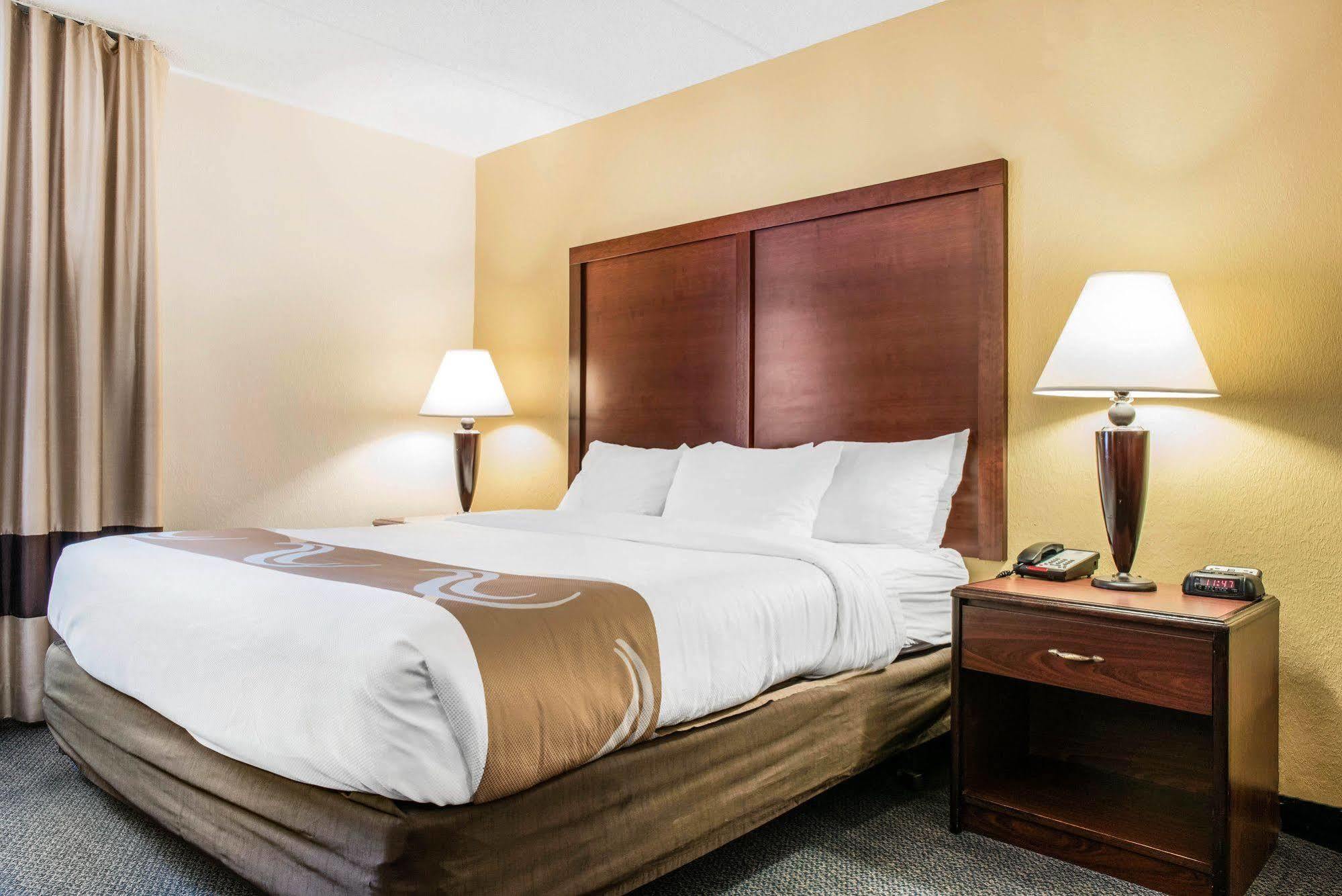 Quality Inn & Suites Zanesville Esterno foto